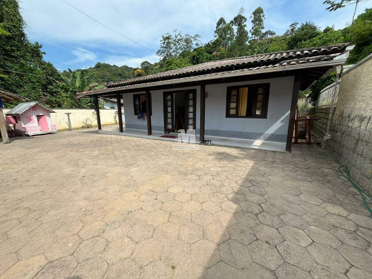 Casa à venda no bairro Cedrinho: 