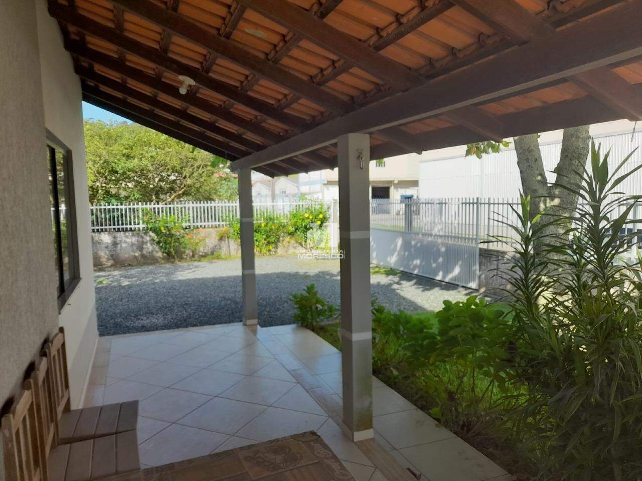 Casa de 4 quartos, 200m² no bairro Zimbros, em Bombinhas | Eu Corretor