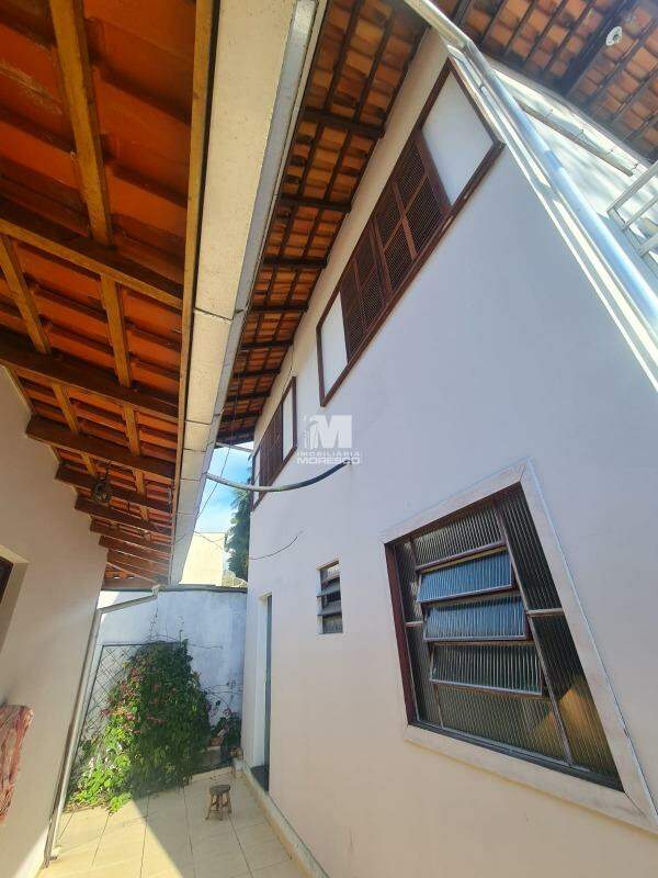 Casa à venda no bairro Santa Rita: