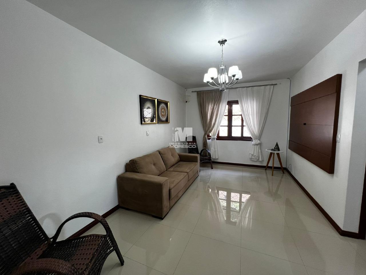 Casa à venda no bairro Azambuja: 