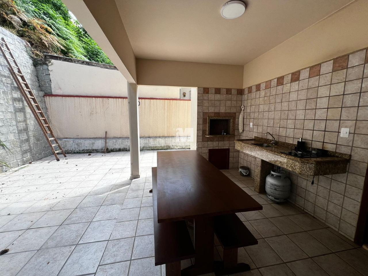 Casa à venda no bairro Azambuja: 