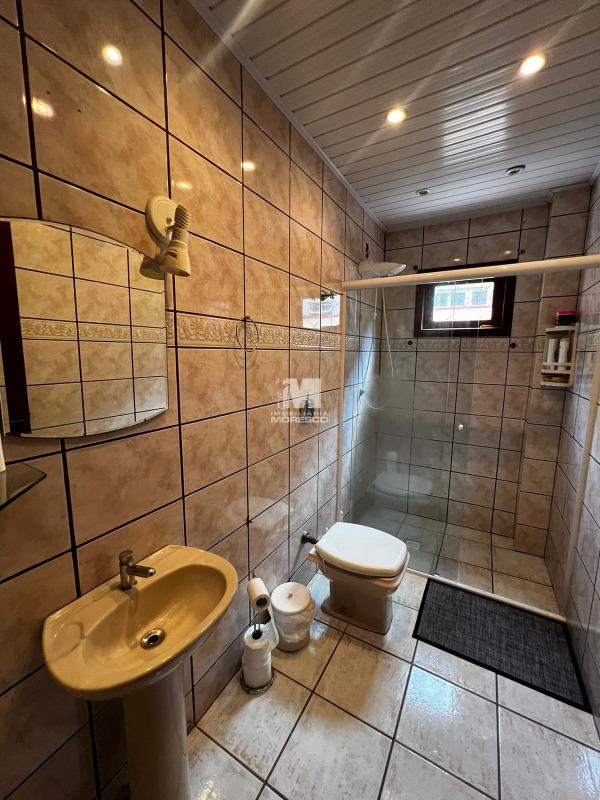 Casa à venda no bairro Azambuja: 