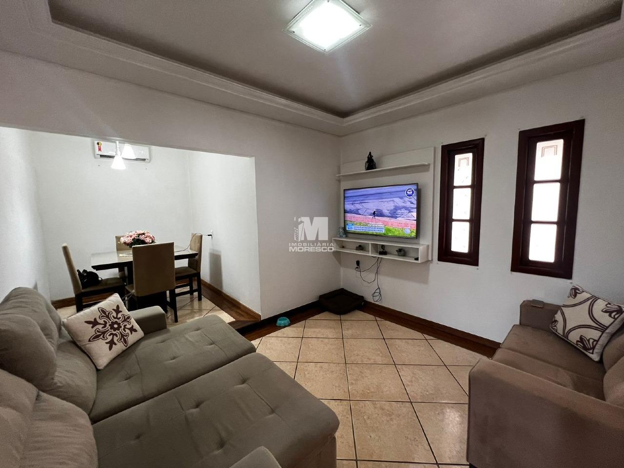 Casa à venda no bairro Azambuja: 