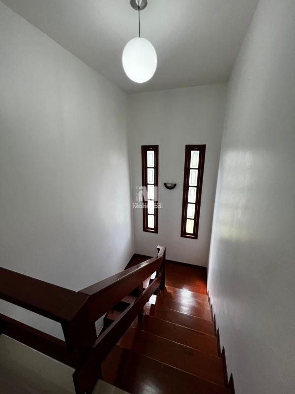 Casa à venda no bairro Azambuja: 