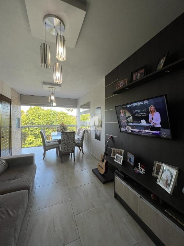 Apartamento à venda no bairro Azambuja: 