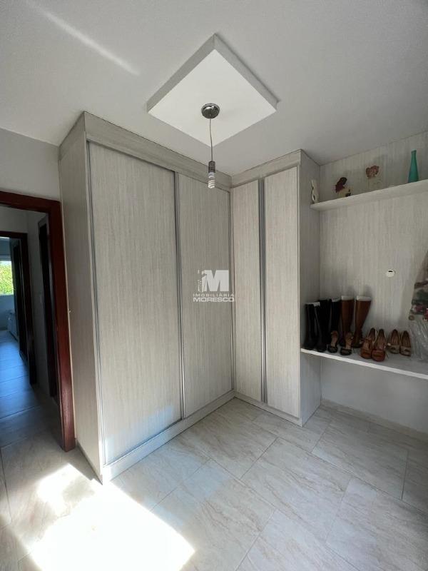 Apartamento à venda no bairro Azambuja: 