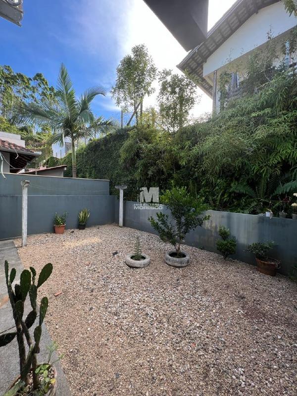 Apartamento à venda no bairro Azambuja: 