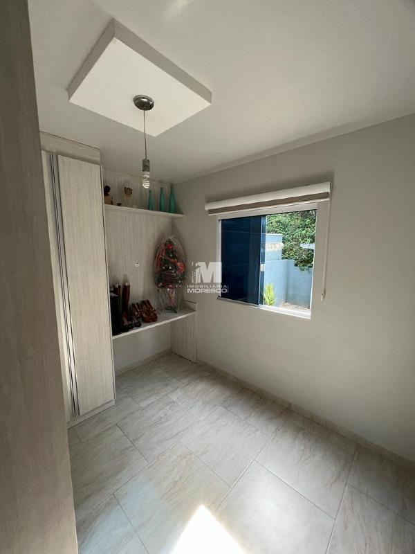 Apartamento à venda no bairro Azambuja: 