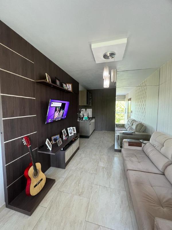 Apartamento à venda no bairro Azambuja: 