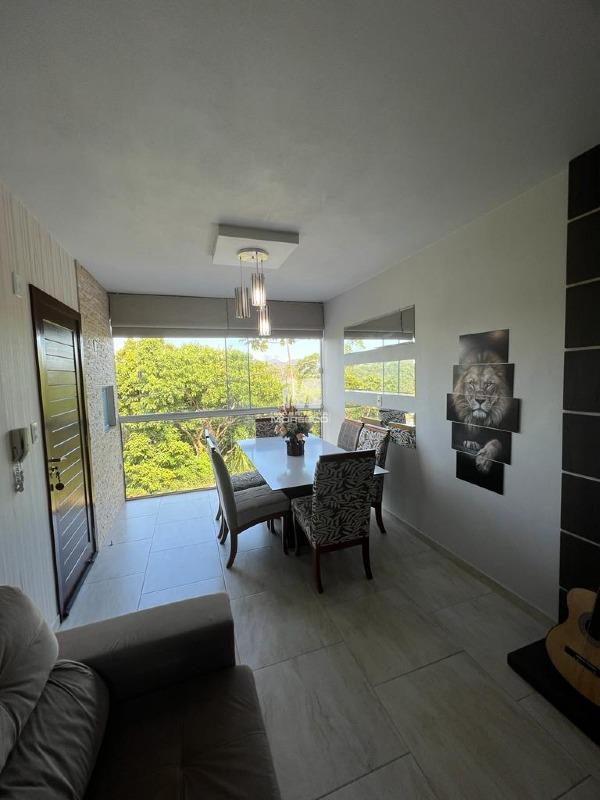 Apartamento à venda no bairro Azambuja: 