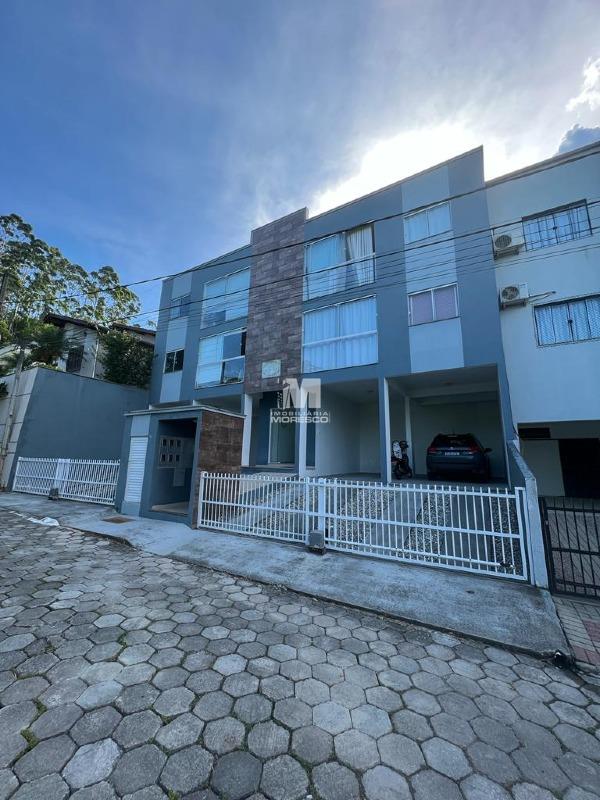 Apartamento à venda no bairro Azambuja: 