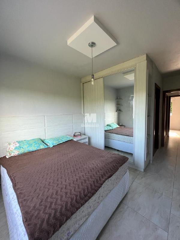 Apartamento à venda no bairro Azambuja: 