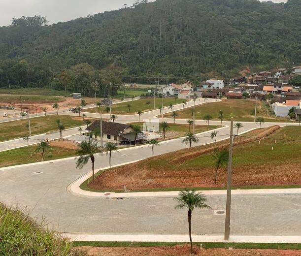 Terreno à venda no bairro Bateas: 