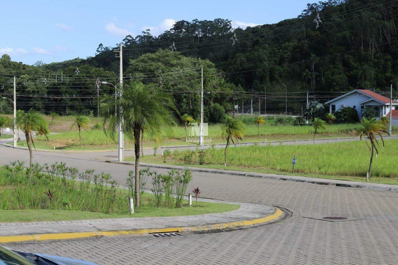 Terreno à venda no bairro Bateas: 