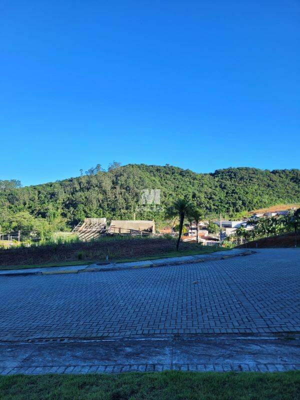 Terreno à venda no bairro Bateas: 