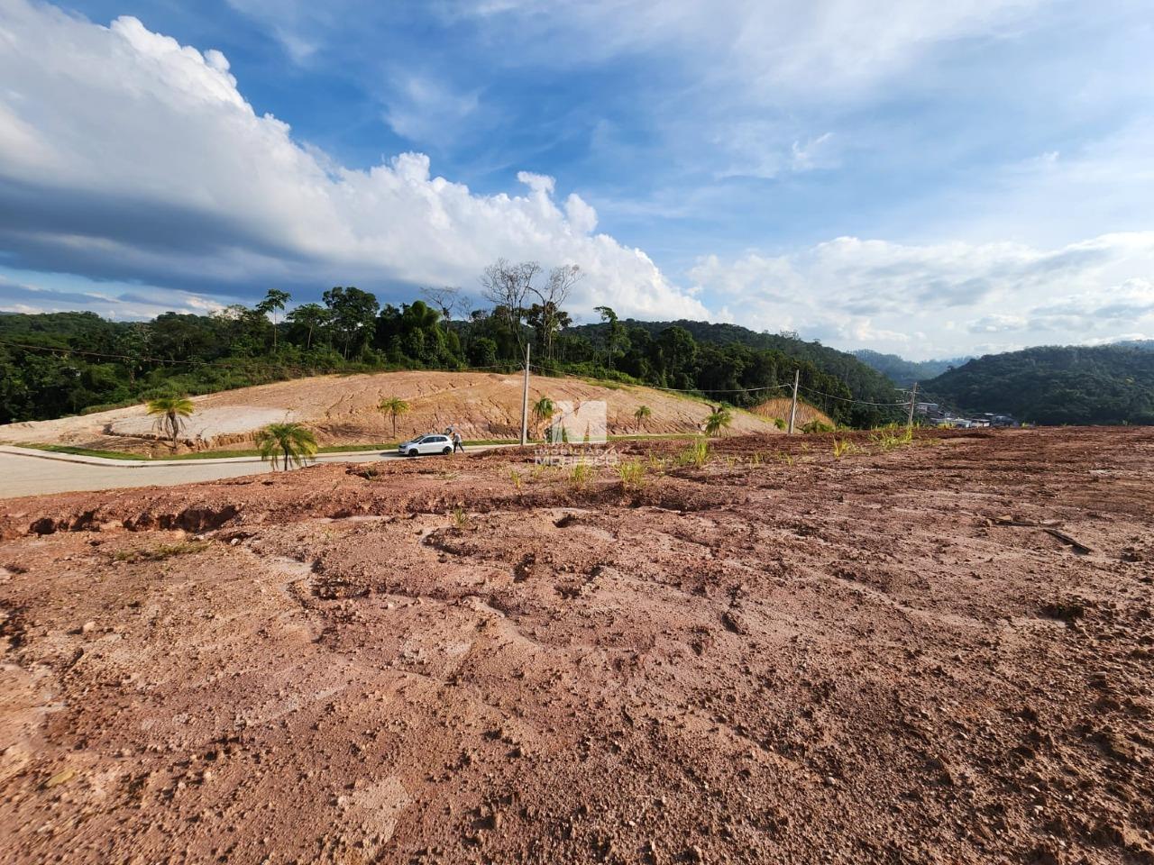 Terreno à venda no bairro Bateas: 