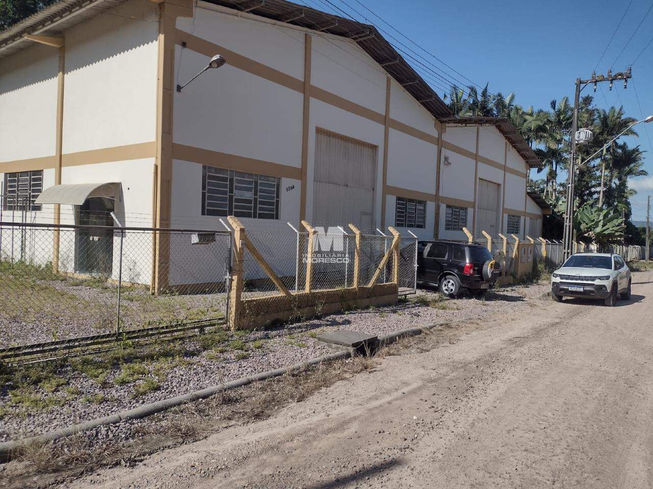 Galpão à venda no bairro Bateas: 