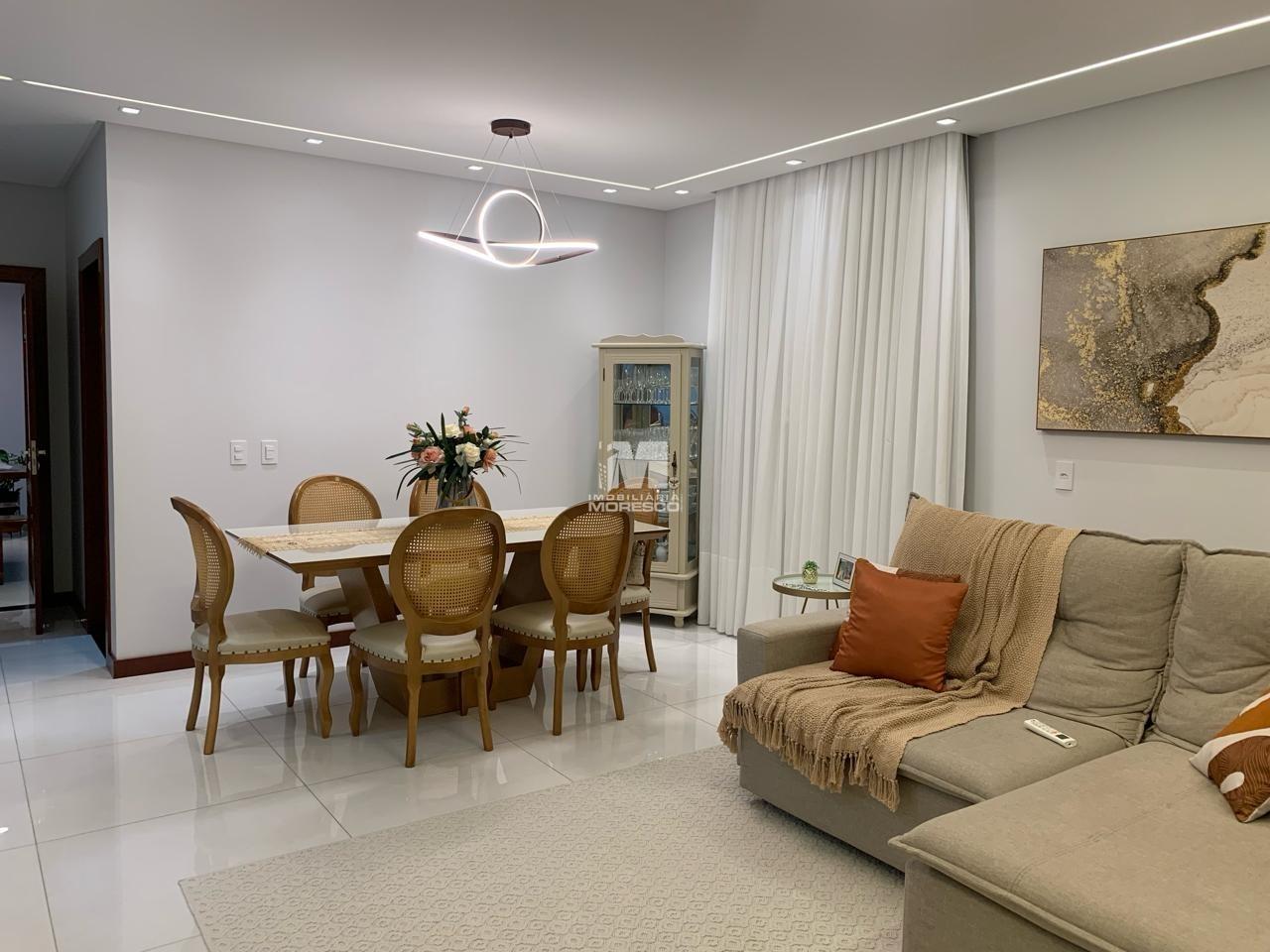 Casa à venda no bairro Dom Joaquim: 