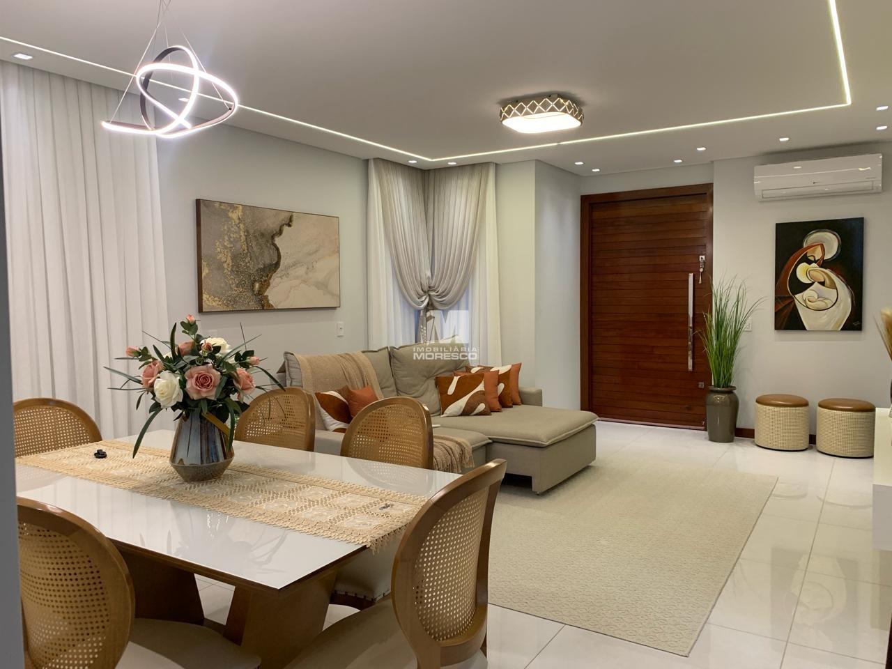 Casa à venda no bairro Dom Joaquim: 