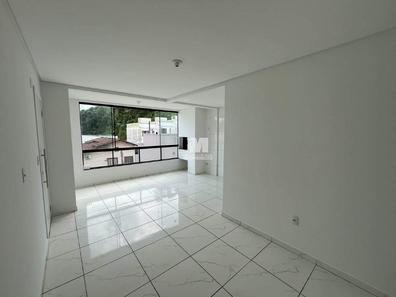 Apartamento para aluguel no bairro Azambuja: 