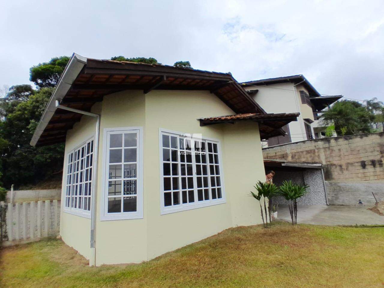 Casa para aluguel no bairro Souza Cruz: 