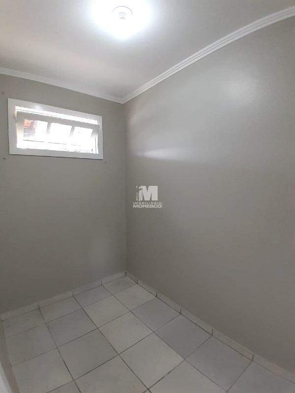 Casa para aluguel no bairro Souza Cruz: 