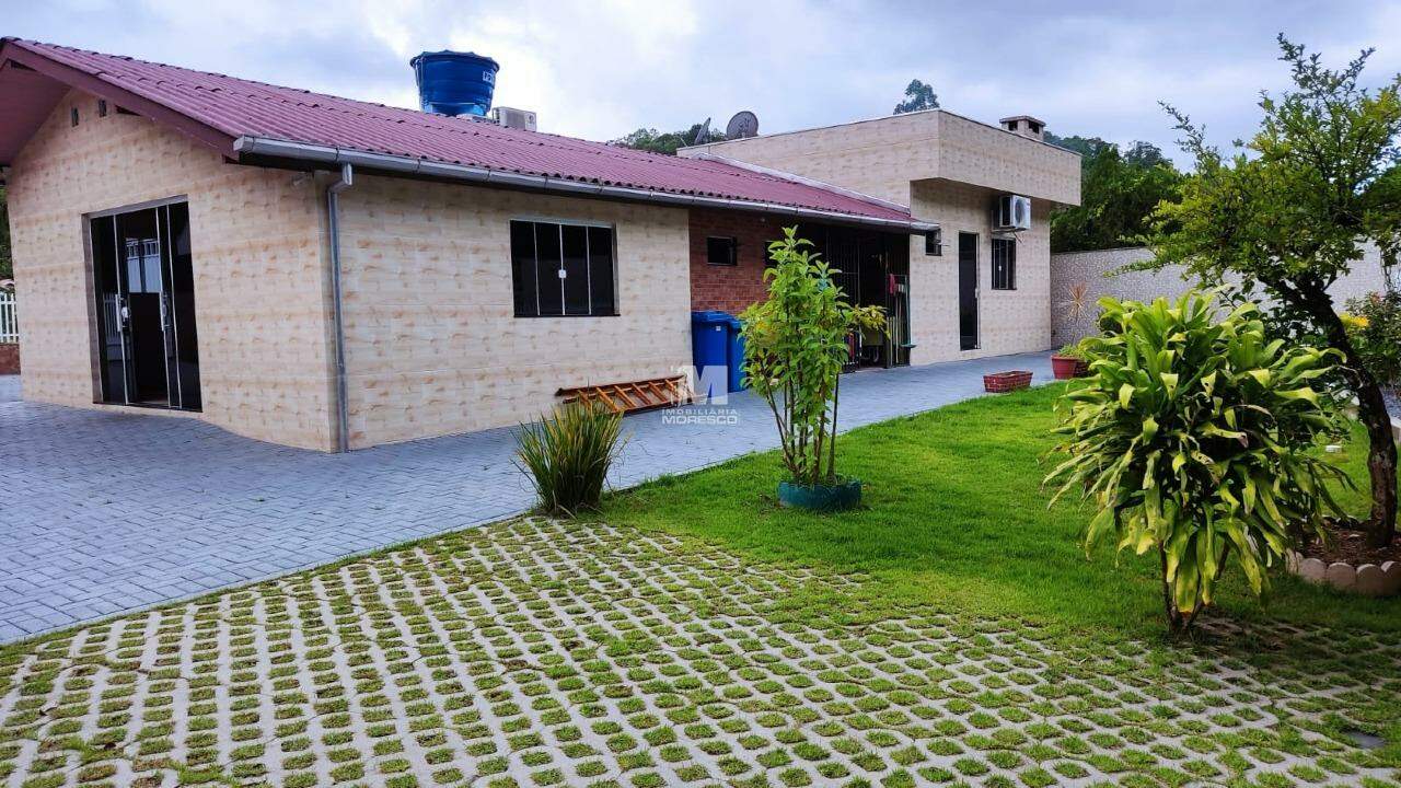 Casa de 5 quartos, 762m² no bairro São Pedro, em Guabiruba | Eu Corretor