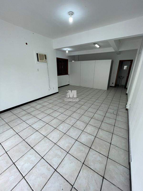 Sala Comercial de 65m² no bairro Centro, em Guabiruba | Eu Corretor