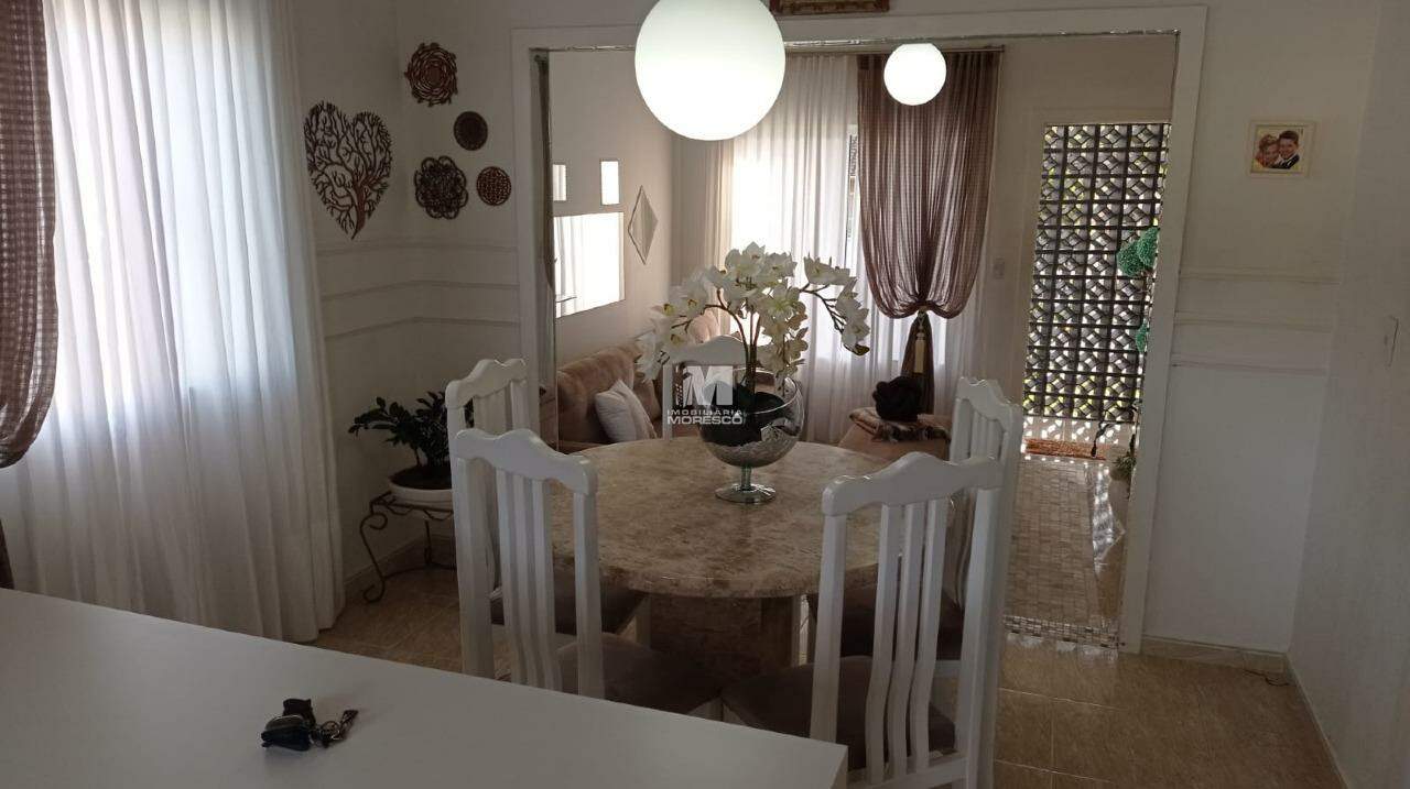 Casa à venda no bairro Santa Terezinha: 