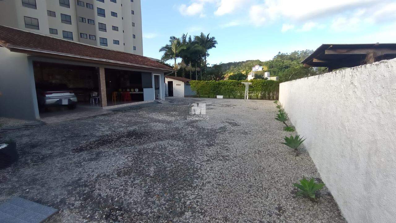 Casa à venda no bairro Santa Terezinha: 