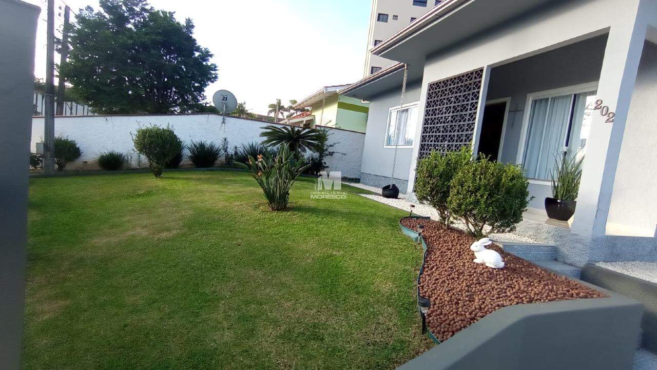 Casa à venda no bairro Santa Terezinha: 