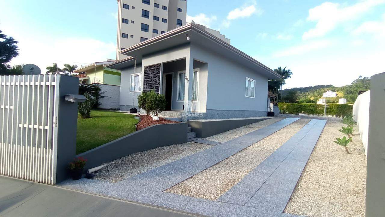 Casa à venda no bairro Santa Terezinha: 