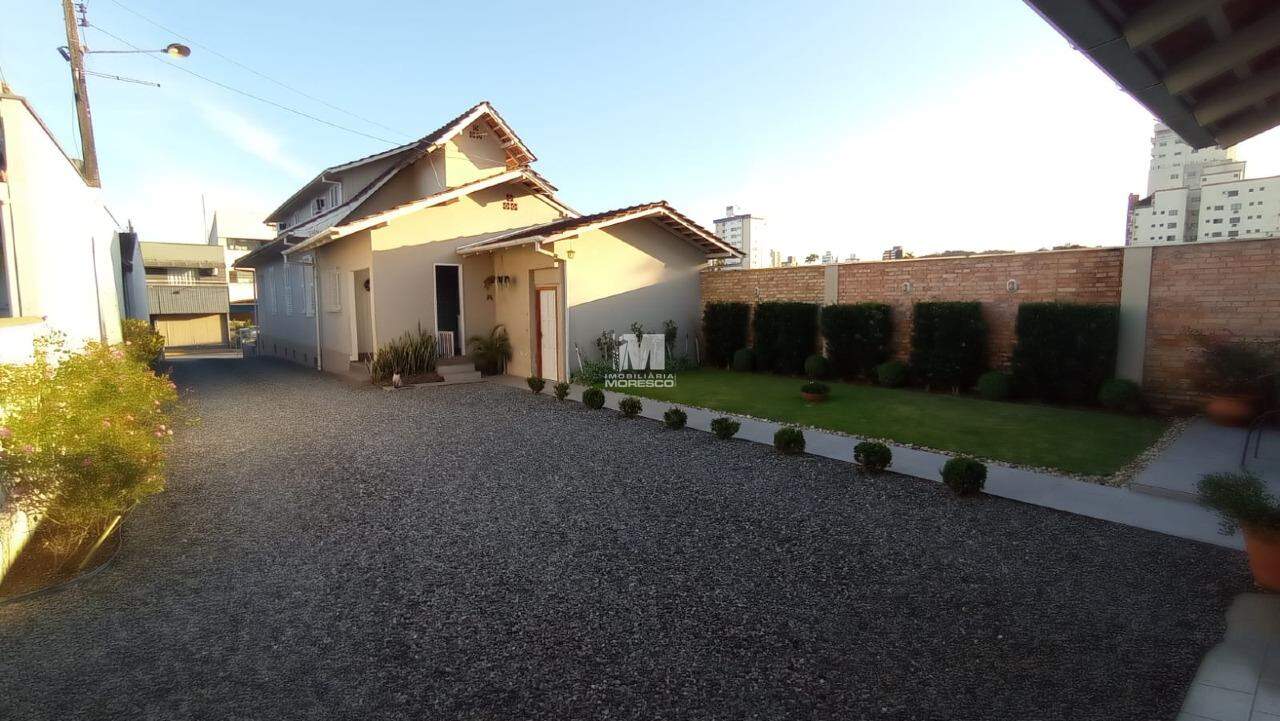 Casa à venda no bairro Centro I: 
