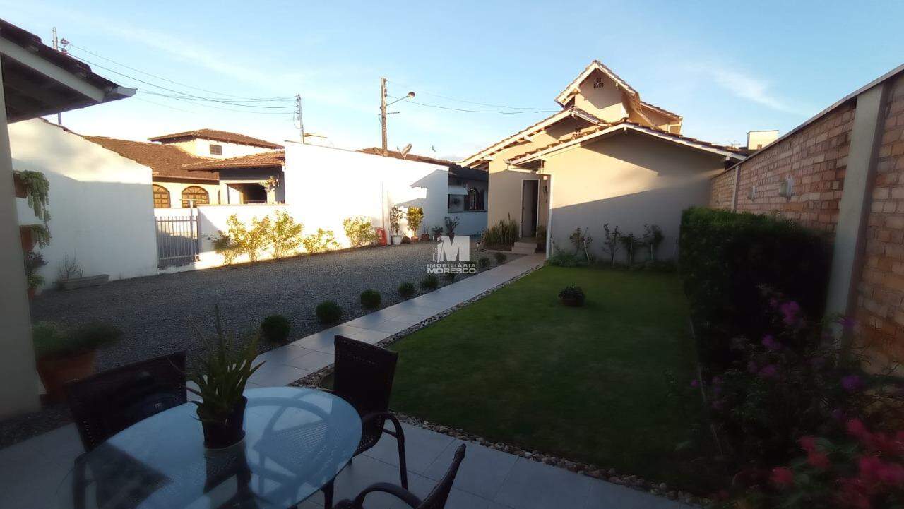 Casa à venda no bairro Centro I: 