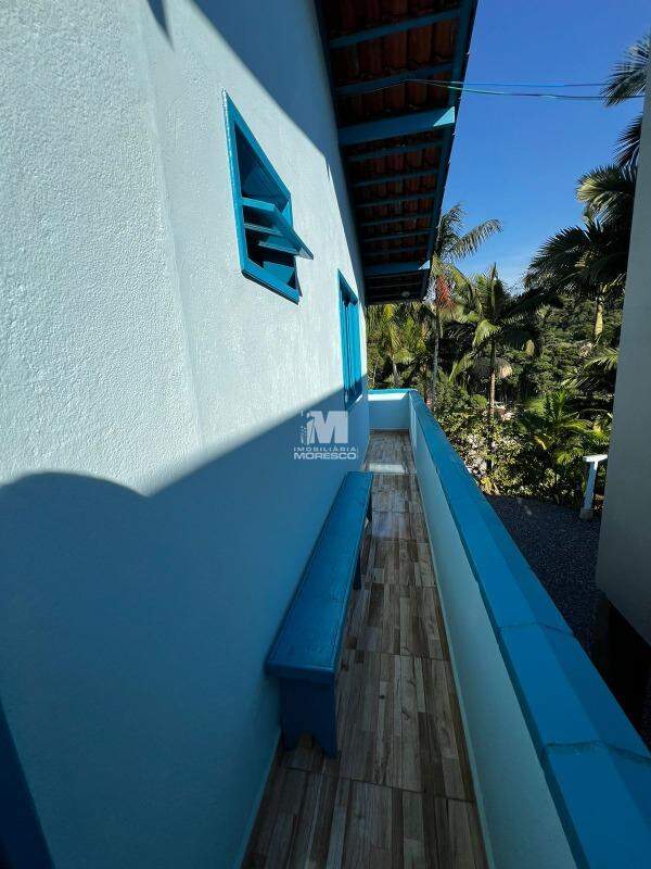 Casa para aluguel no bairro Azambuja: 