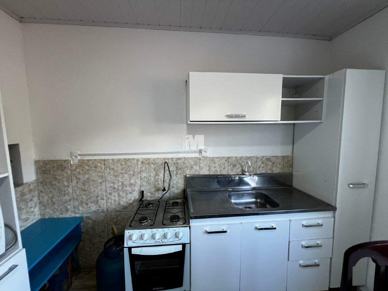 Casa para aluguel no bairro Azambuja: 