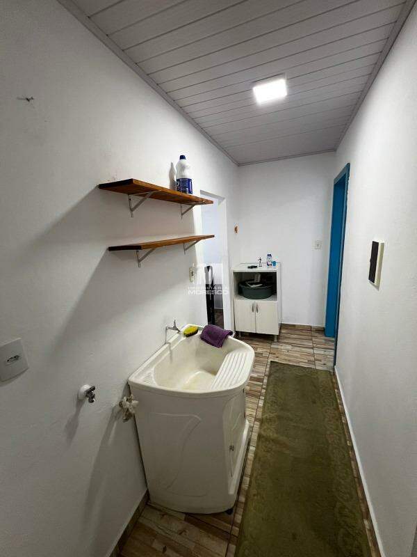 Casa para aluguel no bairro Azambuja: 