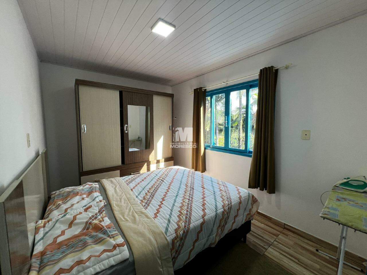 Casa para aluguel no bairro Azambuja: 