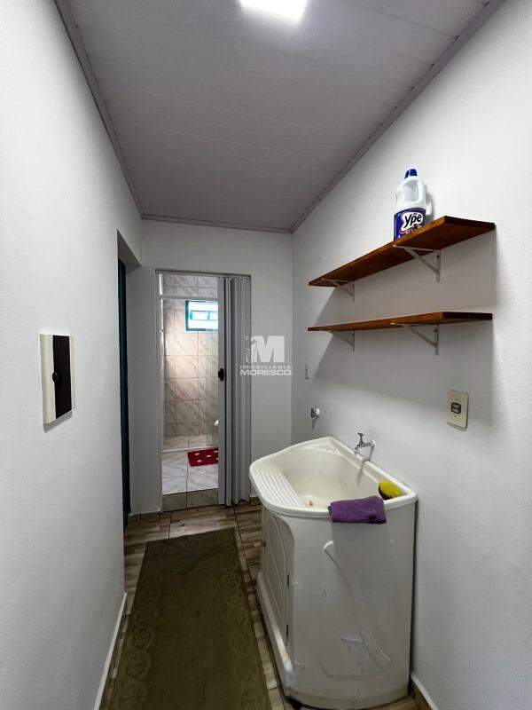 Casa para aluguel no bairro Azambuja: 