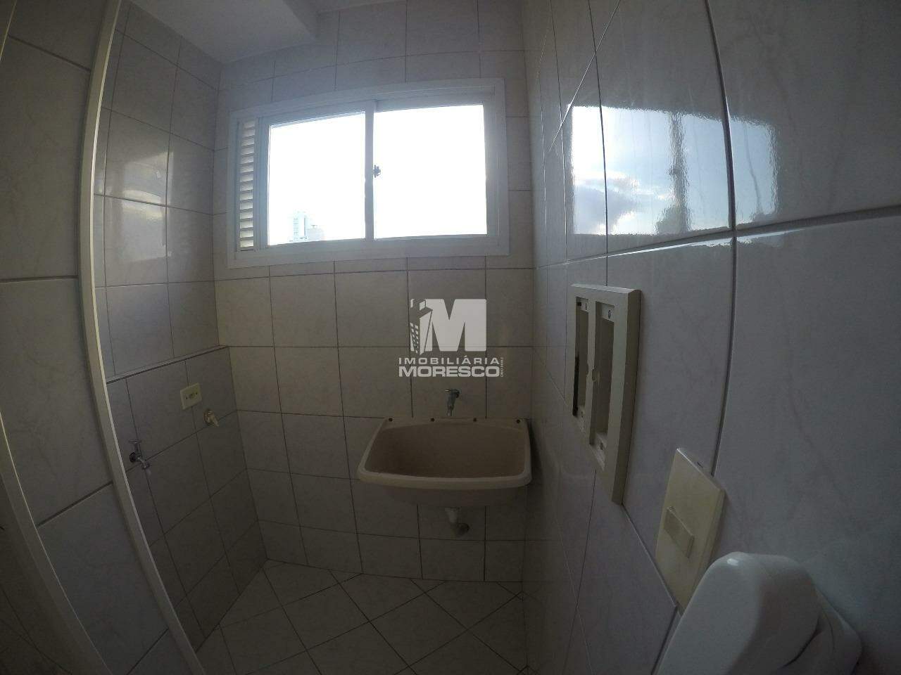 Apartamento para aluguel no bairro Centro: 