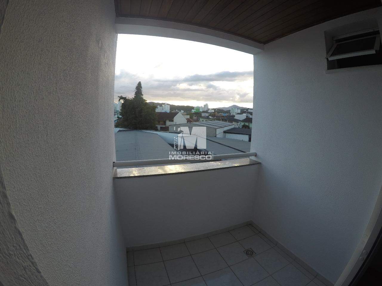 Apartamento para aluguel no bairro Centro: 