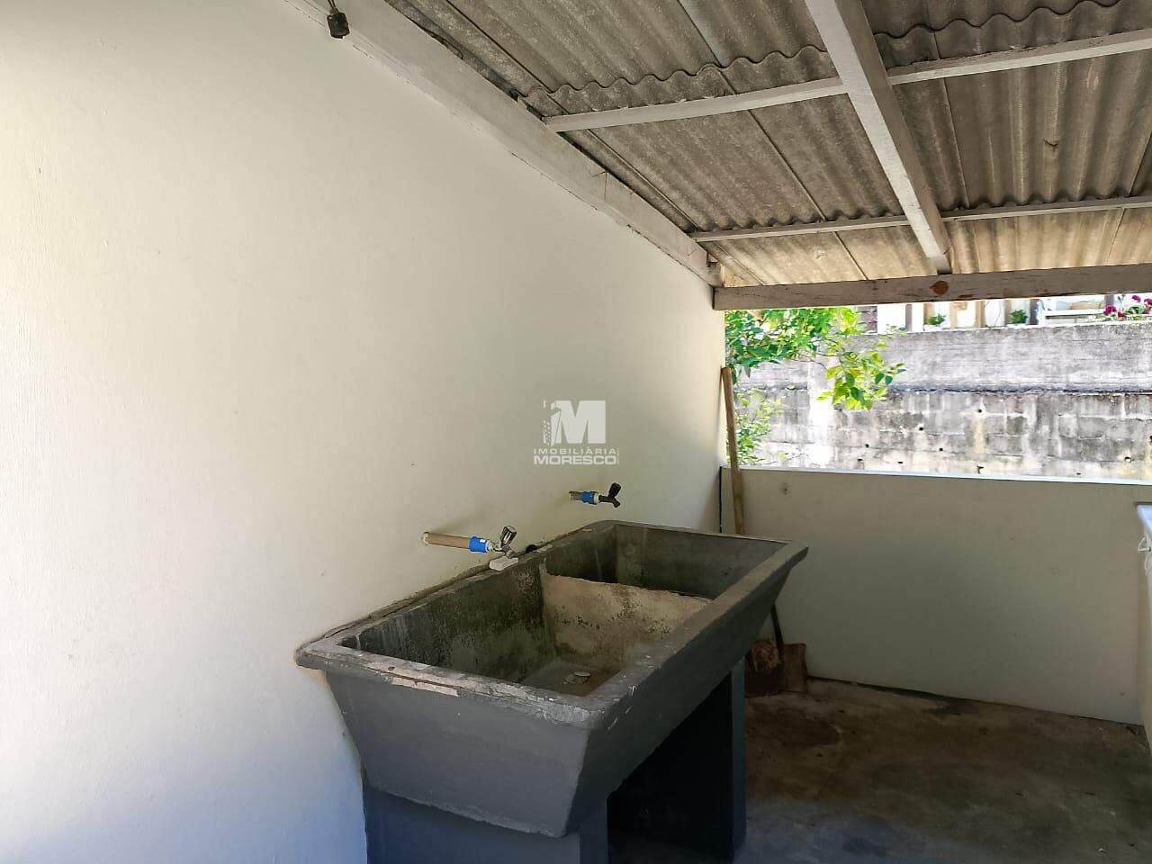 Casa para aluguel no bairro Azambuja: 