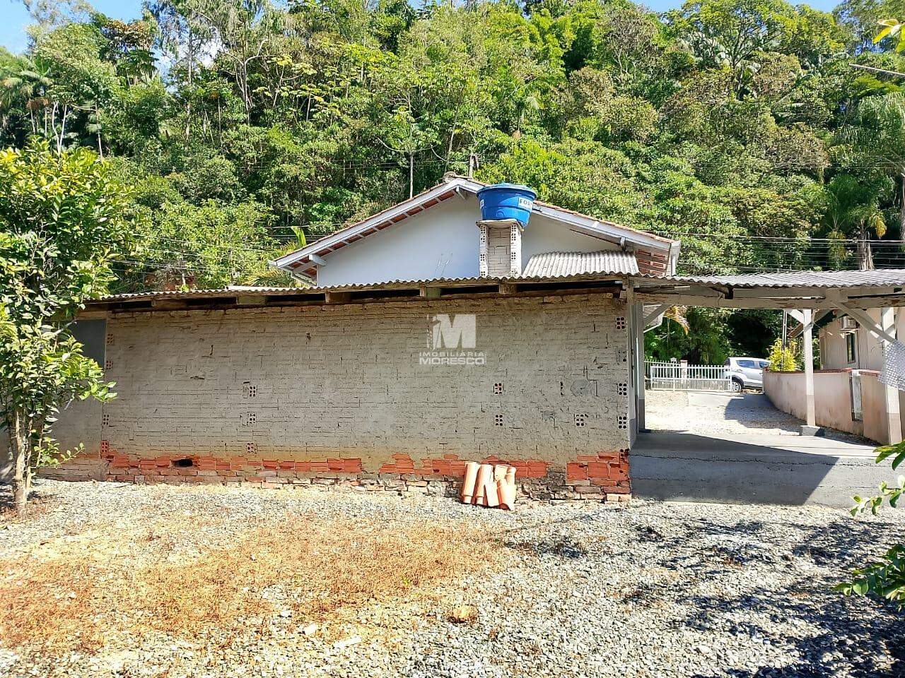 Casa para aluguel no bairro Azambuja: 