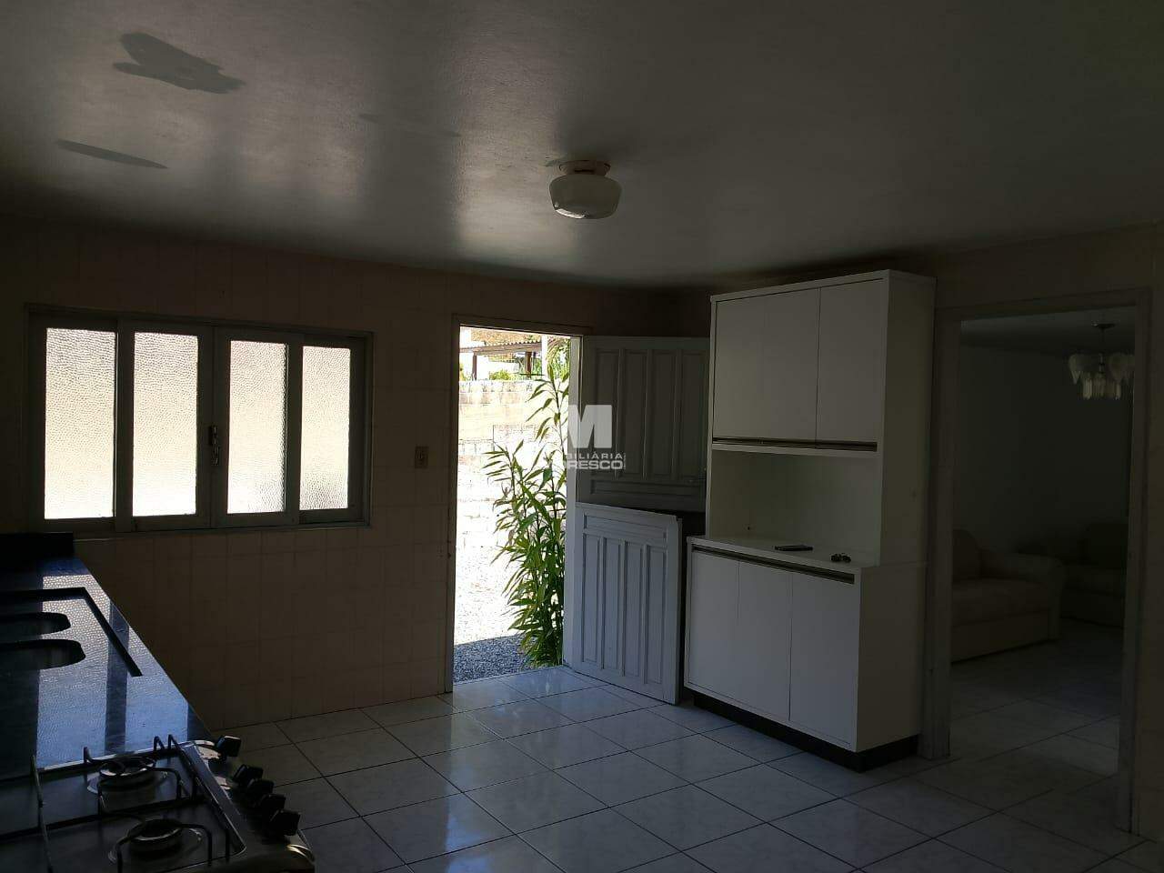 Casa para aluguel no bairro Azambuja: 