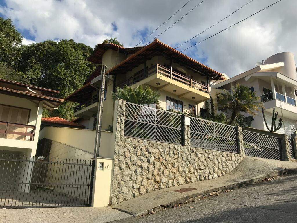 Casa de 4 quartos, 259m² no bairro Centro I, em Brusque | Eu Corretor