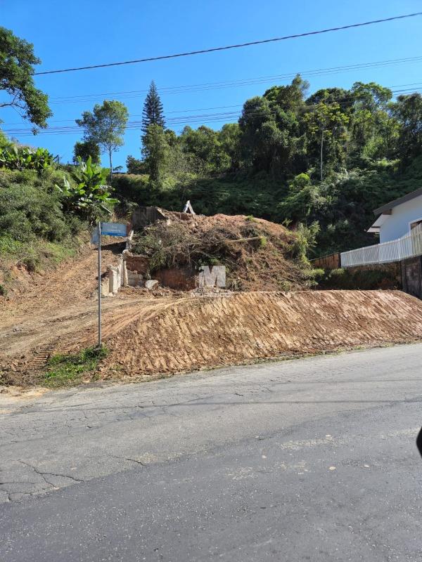 Terreno à venda no bairro São Pedro: 