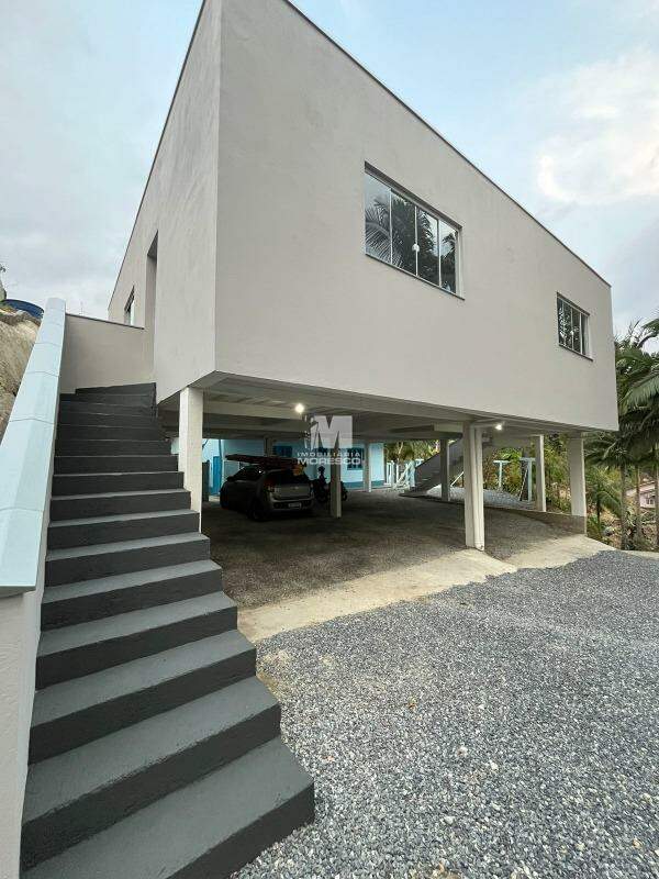 Apartamento para aluguel no bairro Azambuja: 