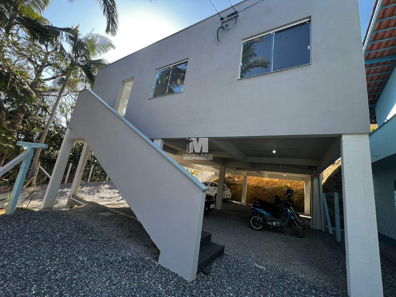 Apartamento para aluguel no bairro Azambuja: 