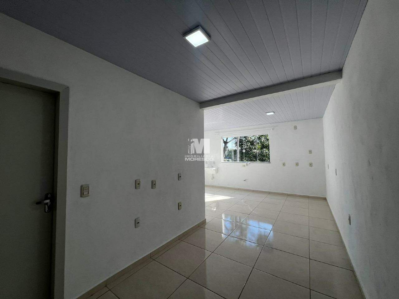 Apartamento para aluguel no bairro Azambuja: 