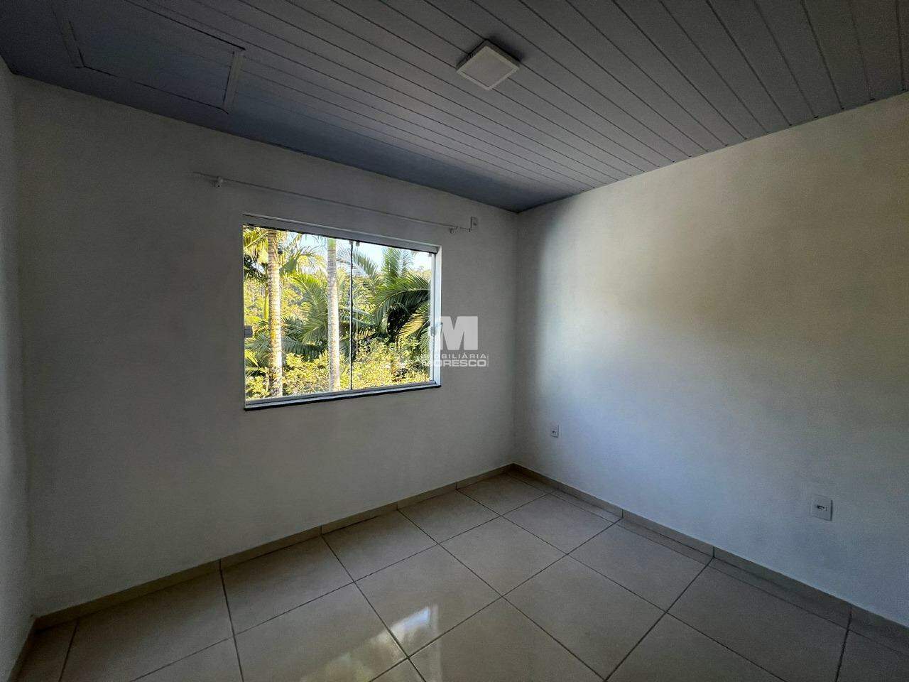 Apartamento para aluguel no bairro Azambuja: 